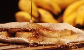 Tapioca de banana com mel e canela