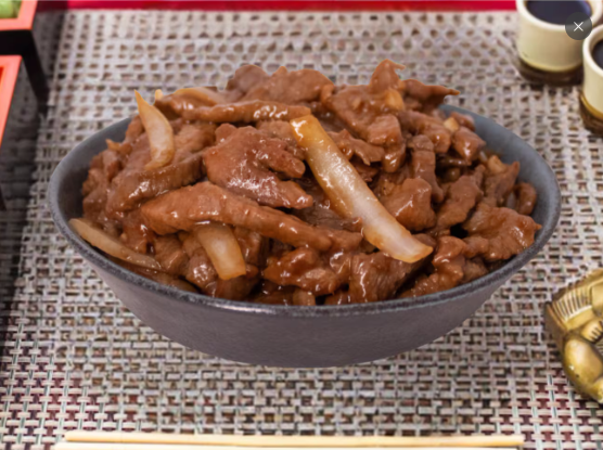 Carne de vaca acebolada