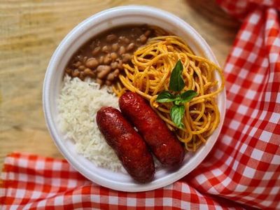 Marmitex de linguiça toscana