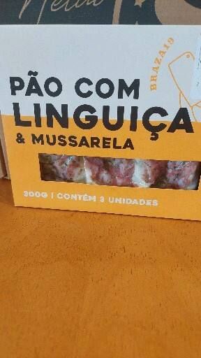 Pão com linguiça e mussarela