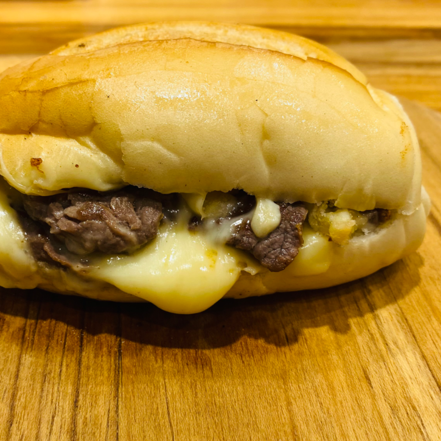 Pão c/ Filé e Queijo 