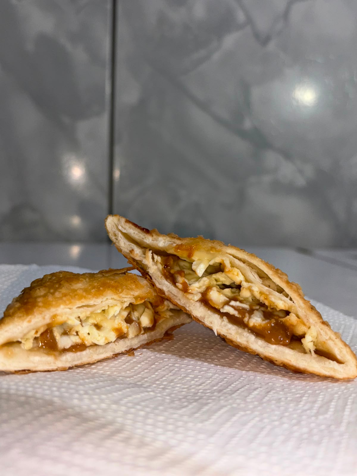G - MINAS (DOCE DE LEITE + QUEIJO) - PASTEL GRANDE