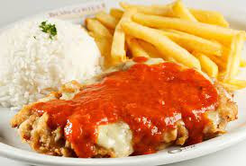 PARMEGIANA DE FRANGO