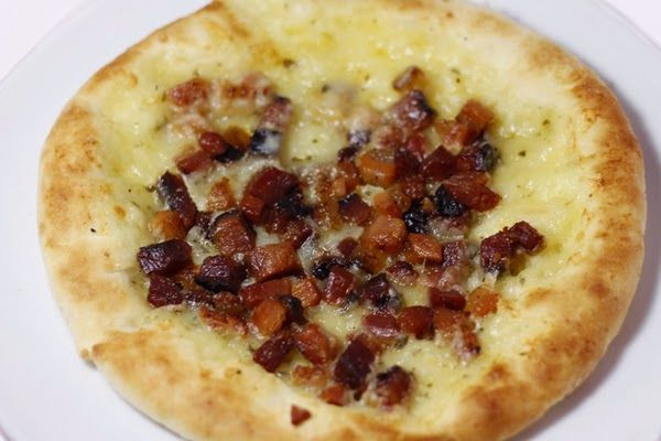 Esfiha Bacon c/ Queijo