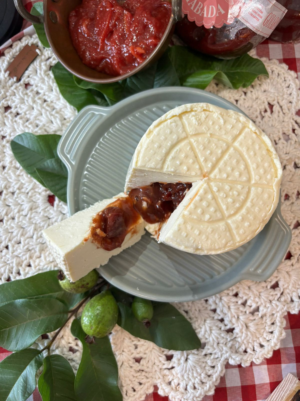 Queijo Minas Frescal Recheado com Goiabada Meu queijinho - 550g