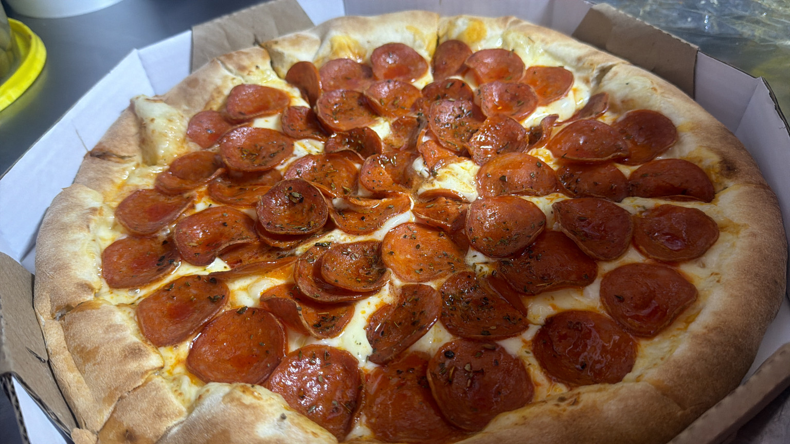 PIZZA DE PEPPERONI