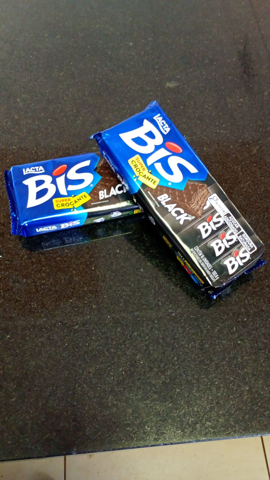 0985 CHOCOLATE LACTA BIS BLACK 100.8 G