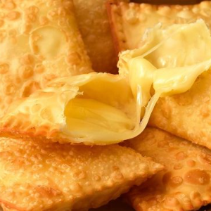 PASTEL TRADICIONAL QUEIJO