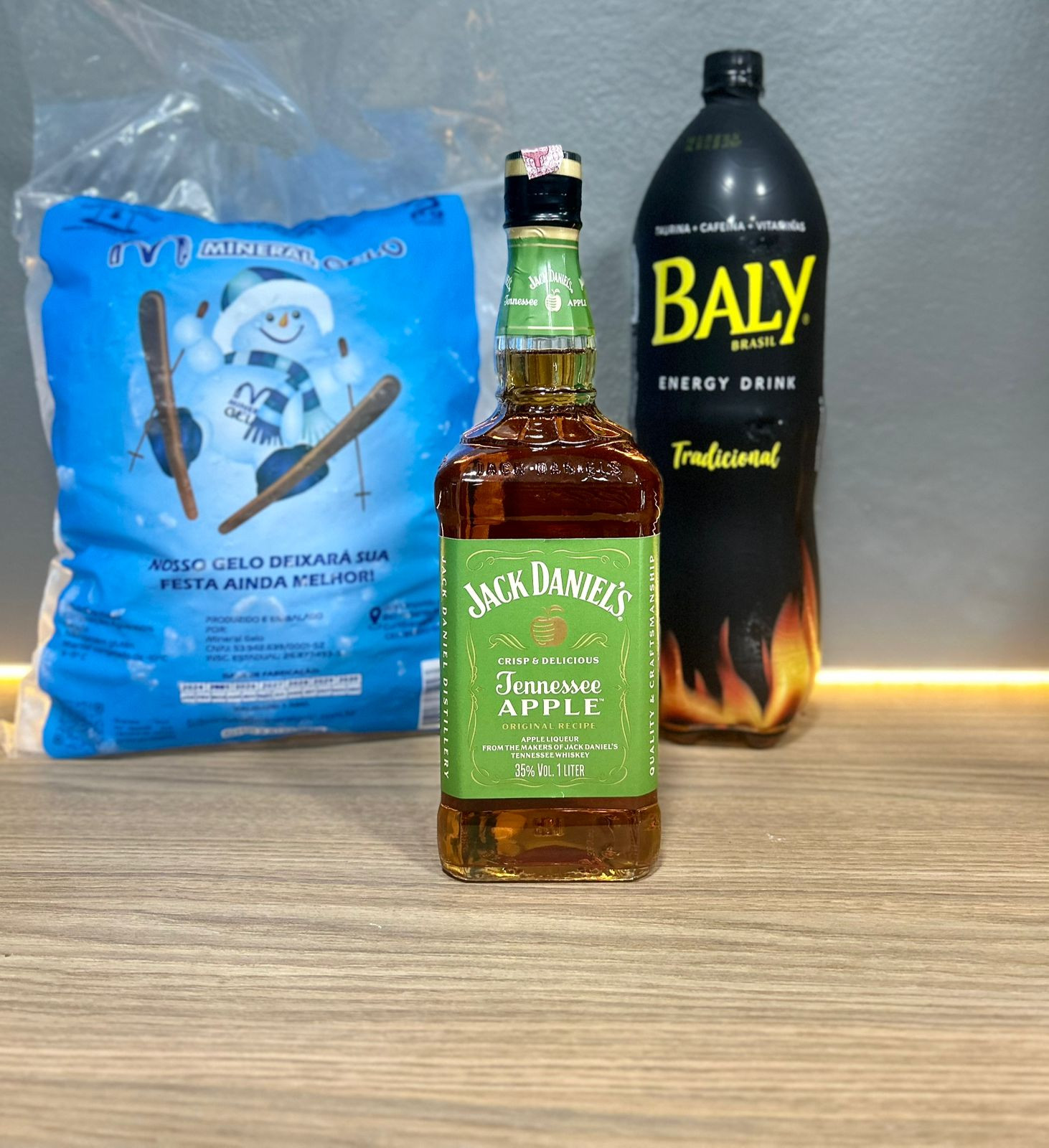 Jack Daniel´s Apple 1L+ Baly 2L+ Gelo 3kg