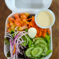 SALADA C/ MOLHO VERDE.
