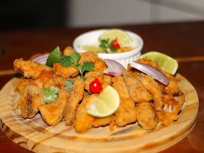 ISCAS DE PEIXE EMPANADAS
