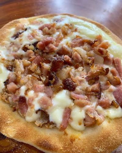 Esfiha Frango com catupiry e bacon