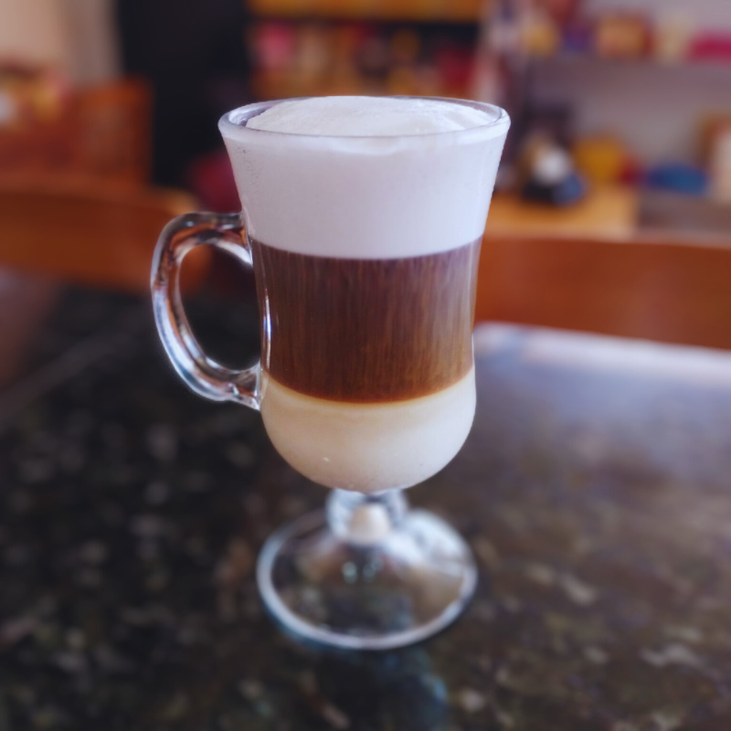 CAFÉ MACCHIATO