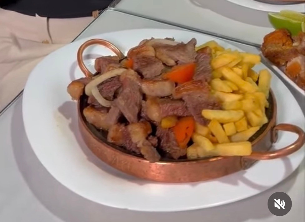 PORCAO 1/2 FRITAS C/LOMBO