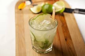 Caipirinha de Limao com Pinga