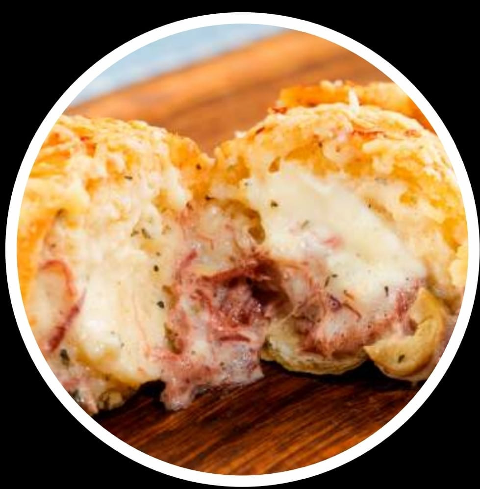 PAO DE ALHO DE CARNE SECA COM REQUEIJAO