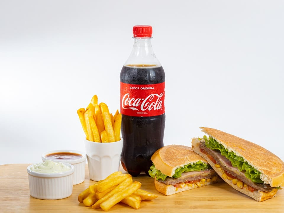 COMBO  XIS CASAL (2 XIS-SALADA, 1 FRITAS 250G, 1 COCA COLA 600ML)