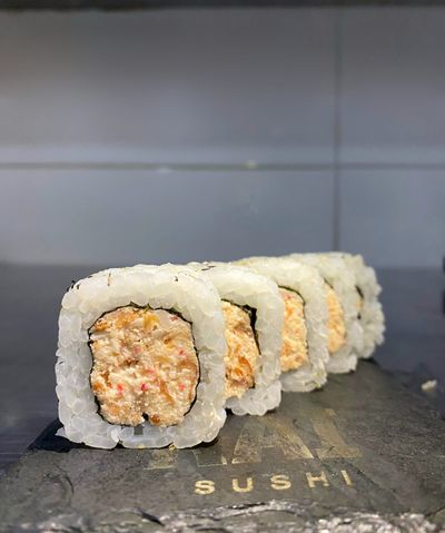 Uramaki Salmão Grelhado (5 Peças)