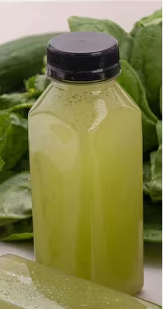 Suco natural de abacaxi com hortelã