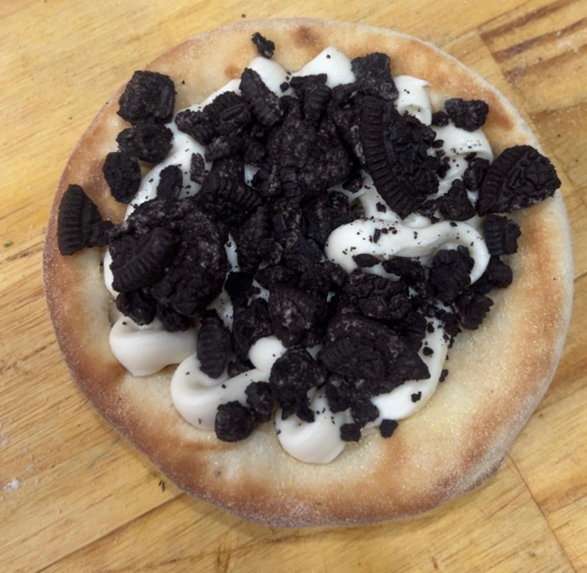ESFIHA DE CHOCOLATE BRANCO C/ OREO