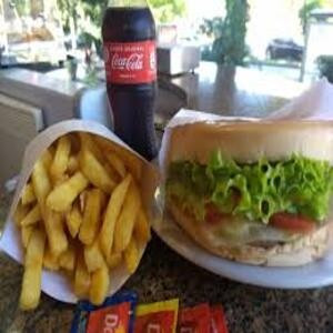 TERÇA MALUCA COMBO X-SALADA C/ 01 HAMBURGUER + REFRI MINI + BATATA FRITA
