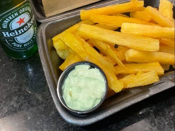 500g de mandioca frita