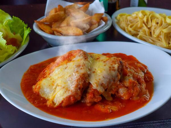 Combo Executivo Frango Parmegiana c/ Massa e Polenta Frita