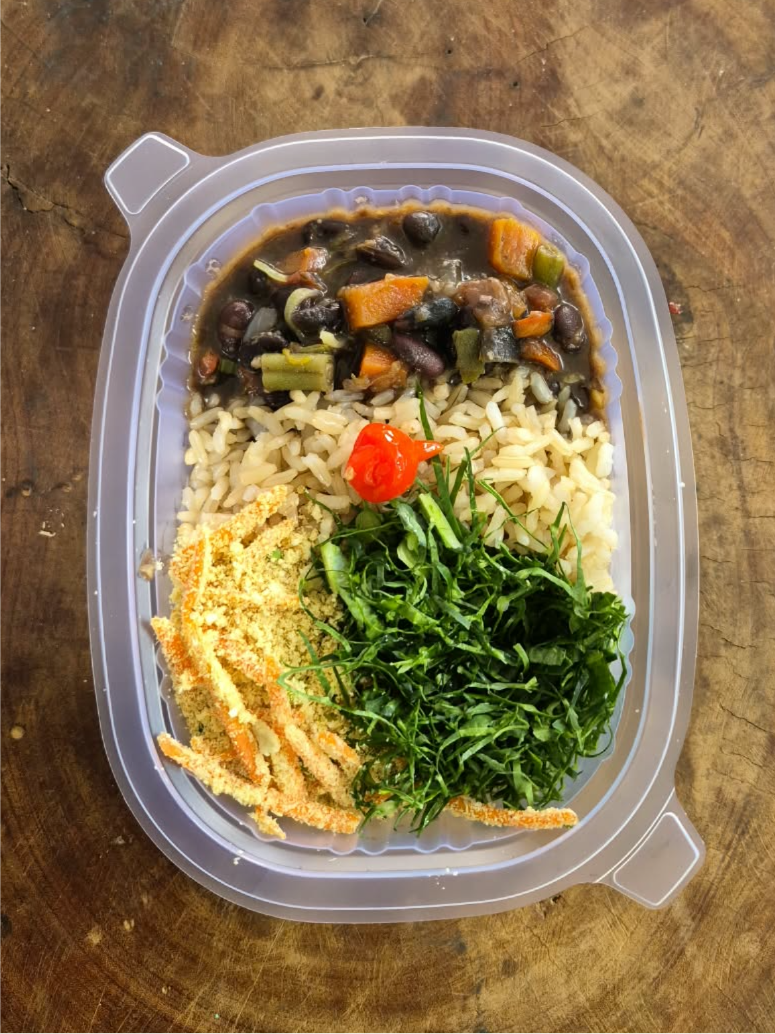FEIJOADA VEGANA C/ ARROZ INTEGRAL 320 GRAMAS Congelado.