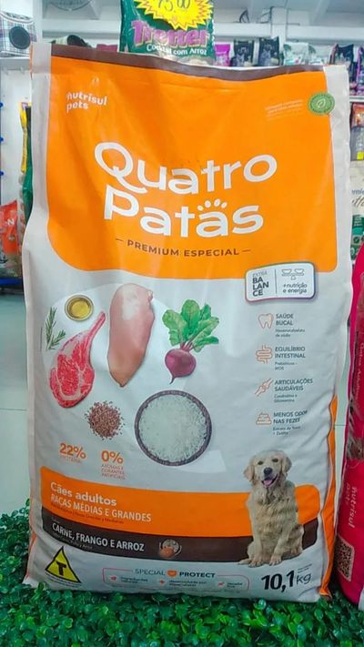 Quatro Patas Adulto Médias e Grandes 15Kg 
