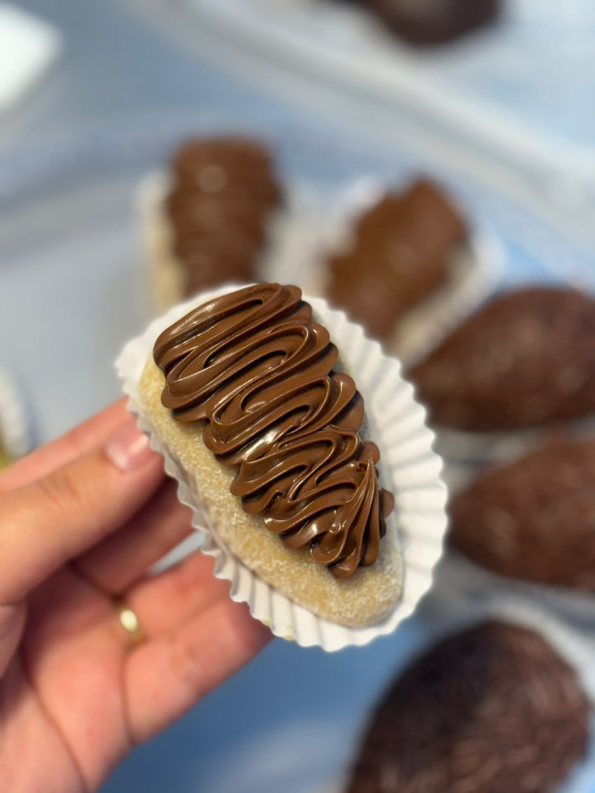Coxinha de Morango - Leite ninho com nutella
