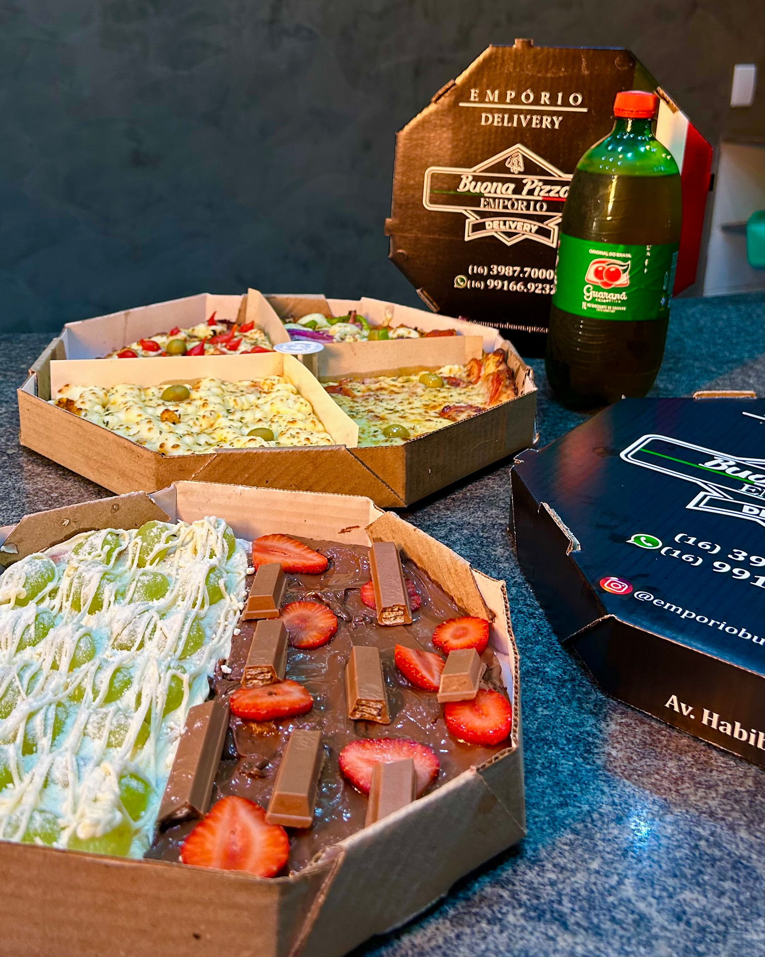 Pizza grande até 4 sabores, brotinho doce, refrigerante 1 litro.