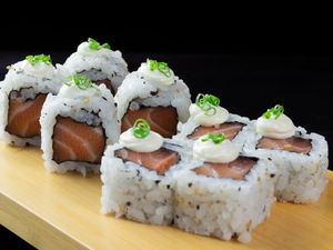 URAMAKI SALMÃO