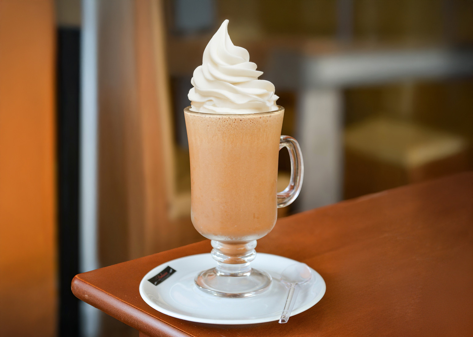 CAPPUCCINO GELADO COM CHANTILLY