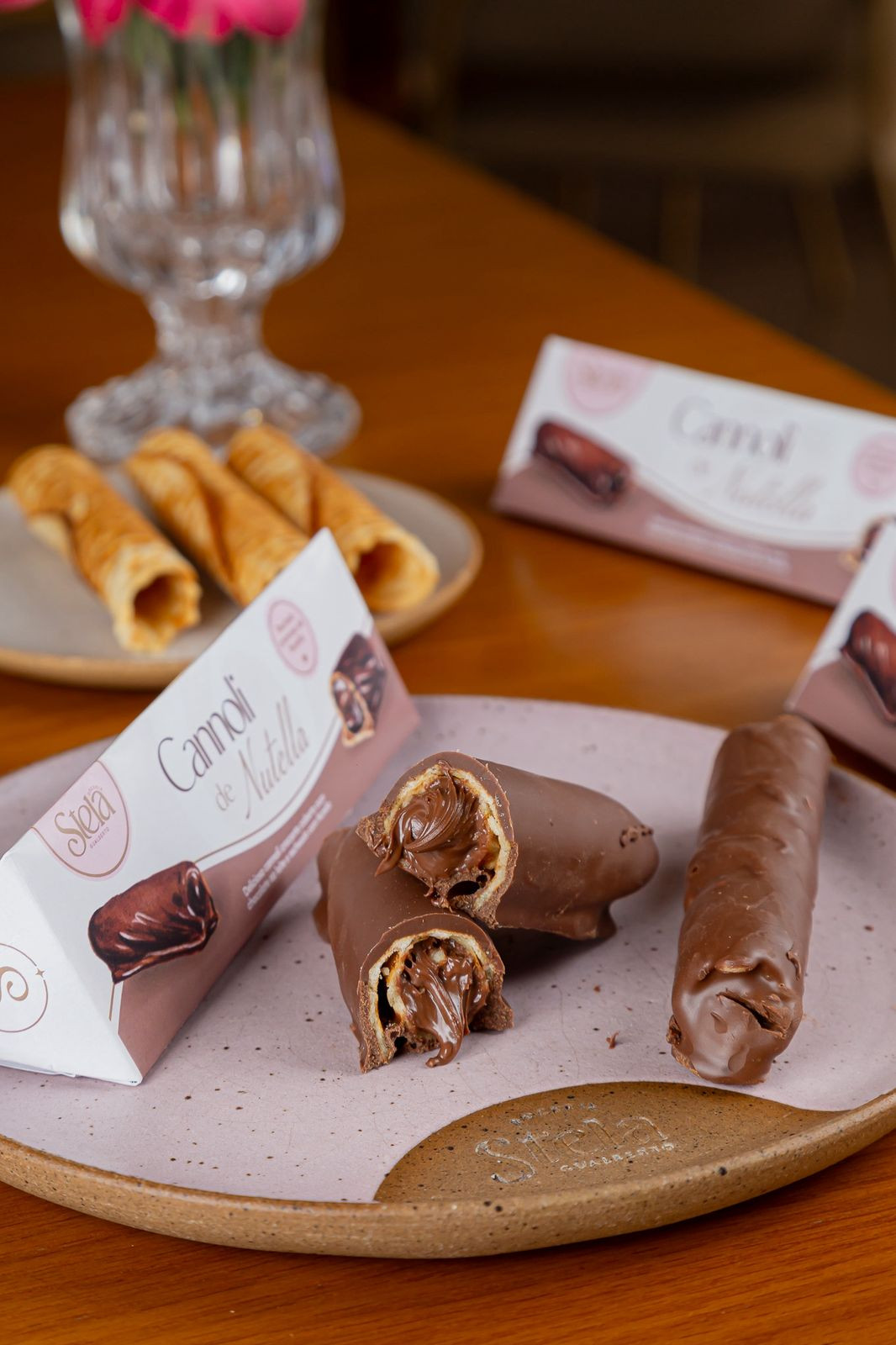 CANOLLIS DE NUTELLA- chocolate ao leite - 1 unidade 