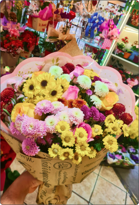 Buquê Misto Colorido Flores do Campo e Rosas