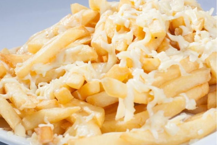 Batata fritas com queijo mussarela grande