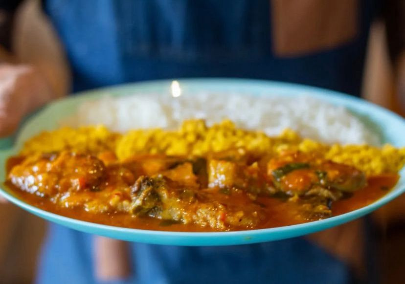 MOQUECA DE CAÇÃO E BANANA DA TERRA