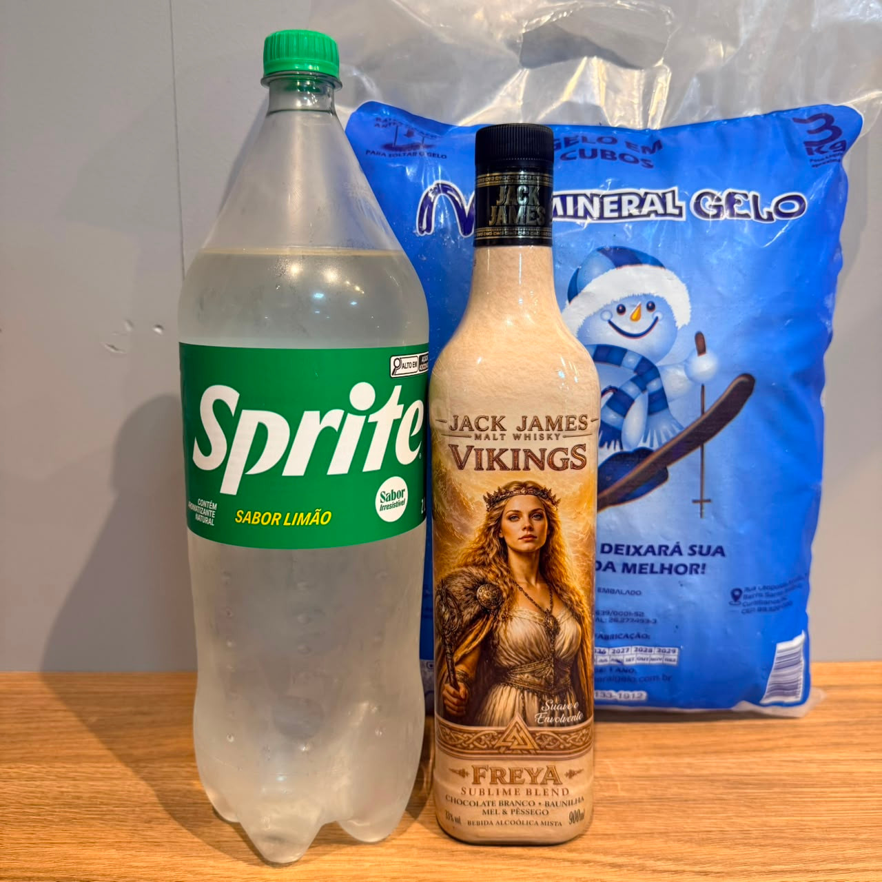 Jack James Vikings Freya + Gelo 3kg + Sprite 2L