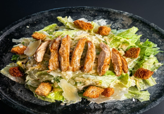 CAESAR SALAD COM FRANGO