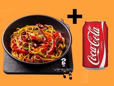 1 Yakisoba de carne (500gr) + 1 Coca Cola Original 350ml