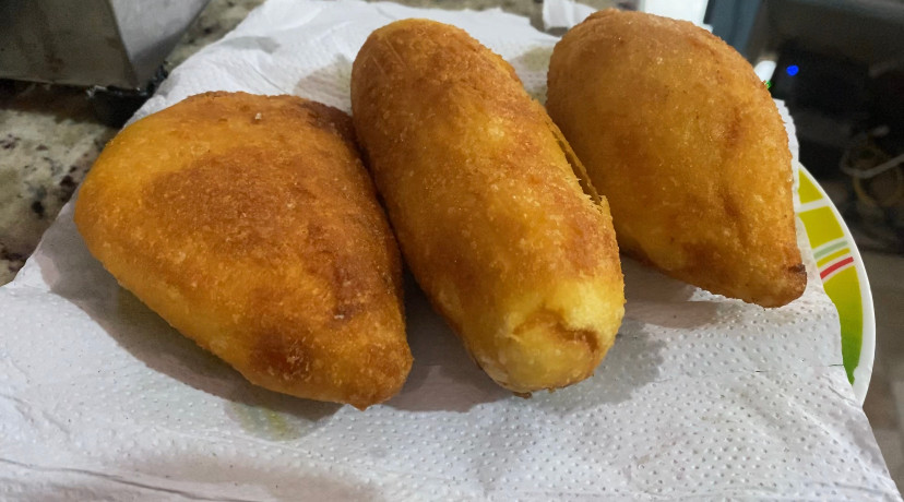 Enroladinho de salsicha 