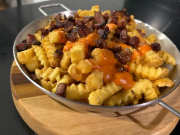 Batata Crinkle + Cheddar + Bacon