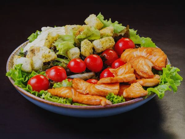 Salada de Salmão Grelhado