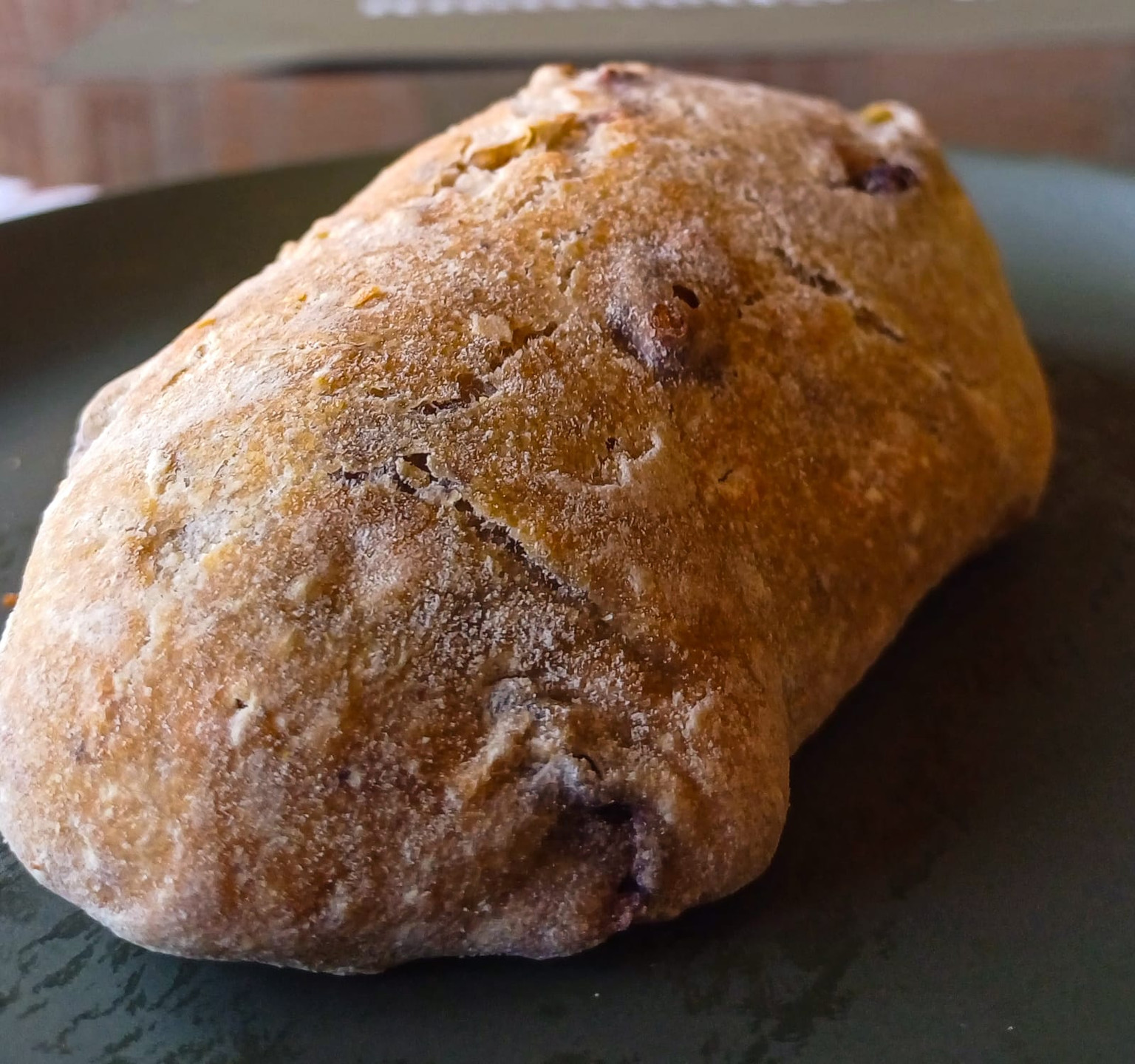 CIABATTA DE AZEITONA E NOZES