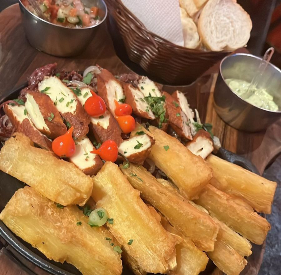 Carne Seca Desfiada com Mandioca