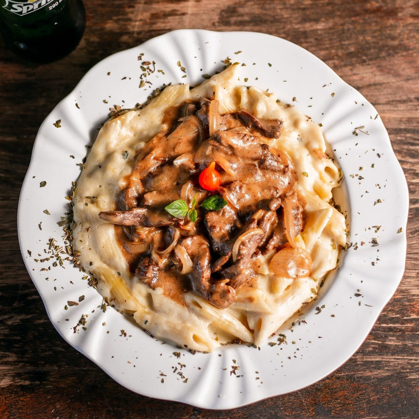 Penne ao Molho 4 Queijos com Filé Mignon - Individual