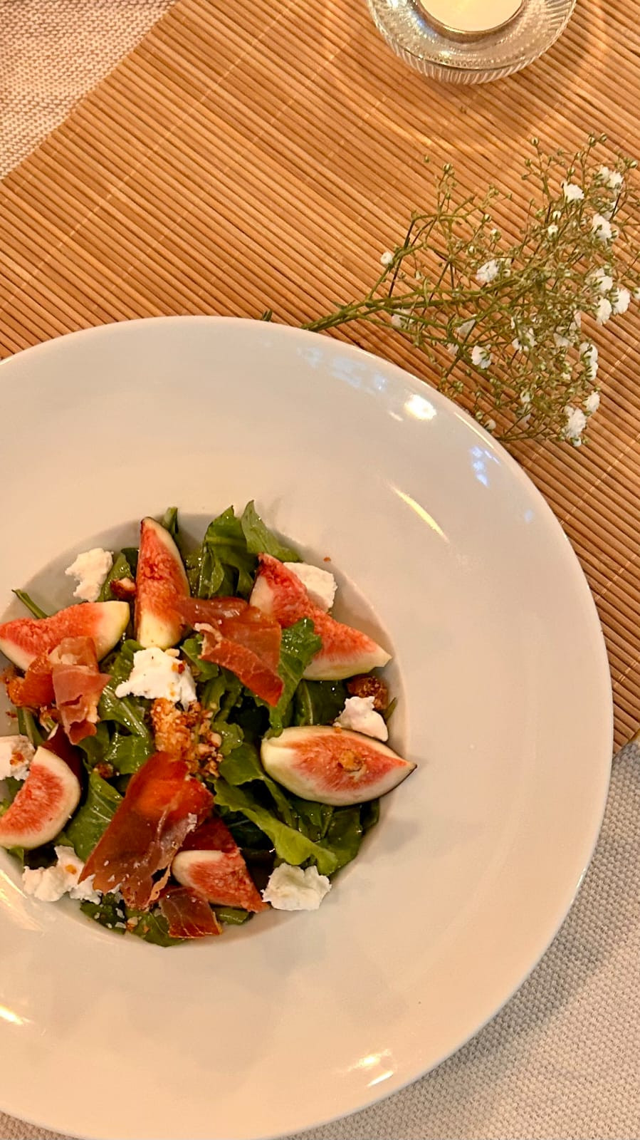 Entrada - Salada de Rúcula e Figo