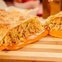 PASTEL FRANGO C/ CHEDDAR
