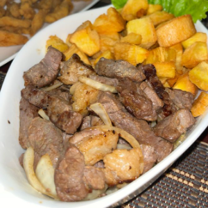 CARNE DO SOL COM FRITAS OU MACAXEIRA