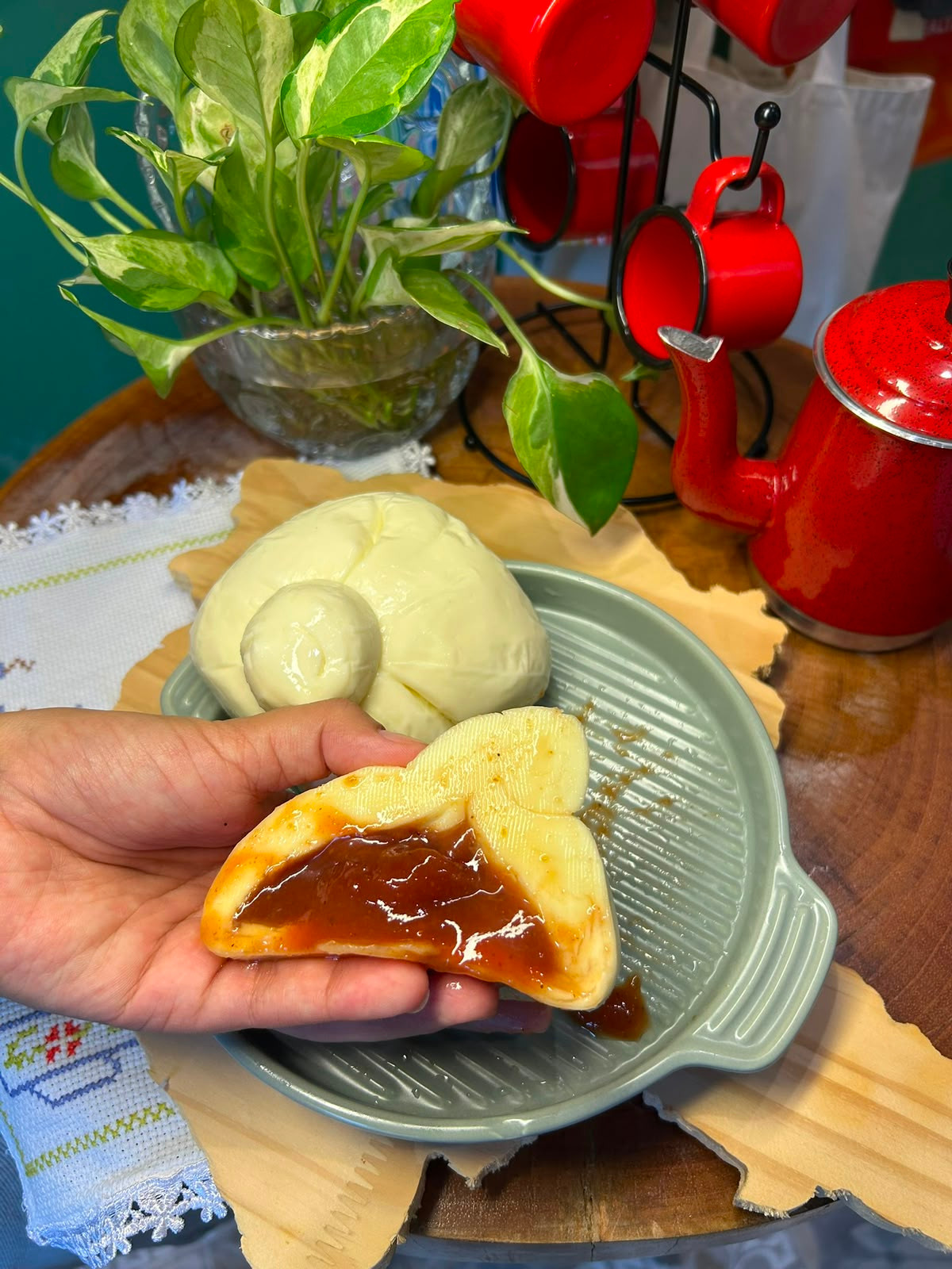 Queijo Muçarela Recheado com Goiabada - 350g